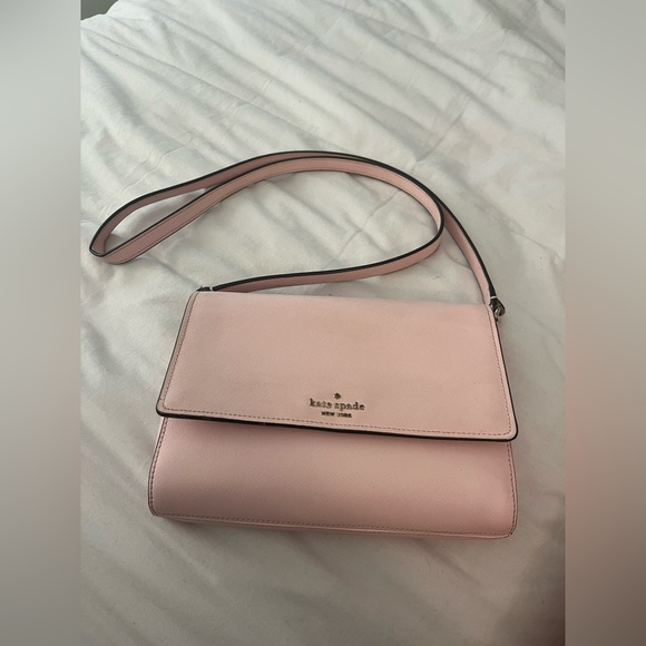 kate spade Handbags - Kate Spade Crossbody